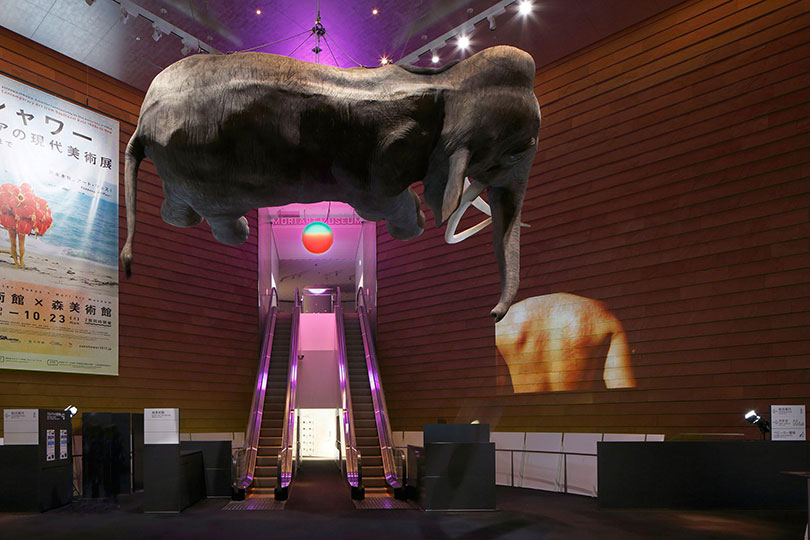 Apichatpong Weerasethakul+Chai Siris 〈Sunshower〉Mixed media 2017 Installation view: 〈SUNSHOWER: Contemporary Art from Southeast Asia 1980s to Now〉 The National Art Center, Tokyo/ Mori Art Museum, 2017 Photo: Kioku Keizo Photo courtesy: Mori Art Museum, Tokyo