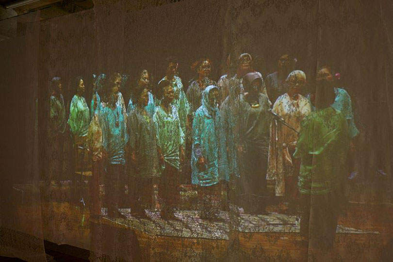 Kartika Jahja&Dialita〈펠라칸(다시 만날 거예요)〉 천위에 비디오 프로덕션 2018 커미션: 아트선재센터