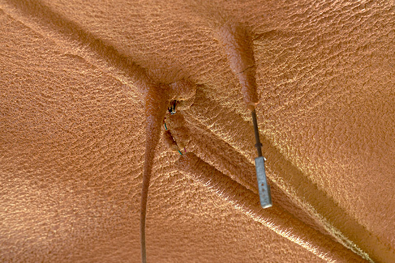 염중호, 〈내막(Under the skin)〉, 2017-2018, 디지털 잉크젯 프린트, 10 프레임 사진, 각 40x60cm, 3개 사이트별 설치, ⒸArtist