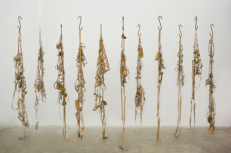 다미언 오르테가(Damian Ortega), 〈Jirones/Shreds〉, 2018. Ⓒ작가