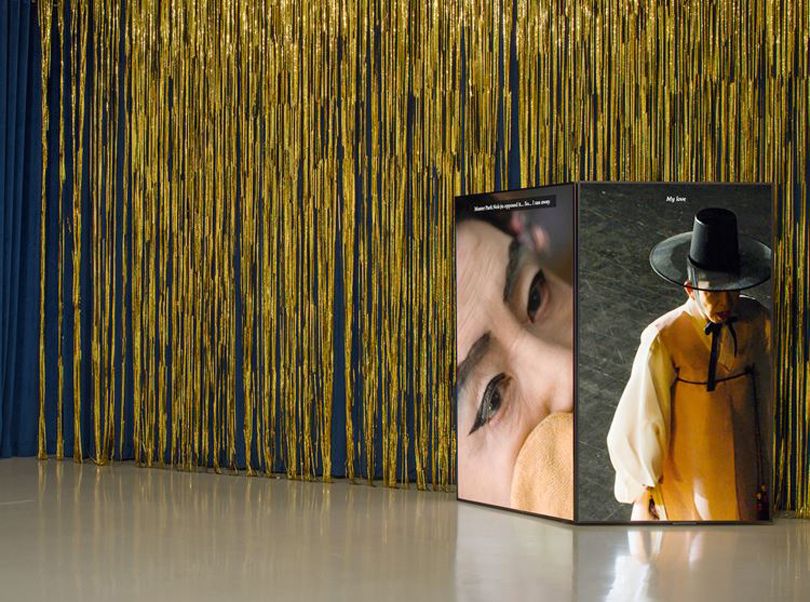 siren eun young jung, 〈A Performing by Flash〉, Afterimage, Velocity, and Noise (2019). Exhibition view: 《Frequencies of Tradition》, Guangdong Times Museum, Guangzhou (12 December 2020–7 February 2021). Courtesy Guangdong Times Museum. Photo: Luo Xianglin. Image Provided by Ocula 