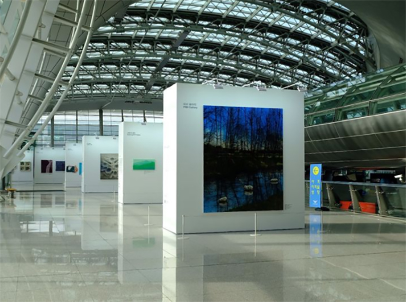Exhibition vieｗ : We Connect Art & Future, Kiaf And Incheon Airport, Incheon International Airport, Seoul(27 September-22 October 2021). Courtesy KIAF.
