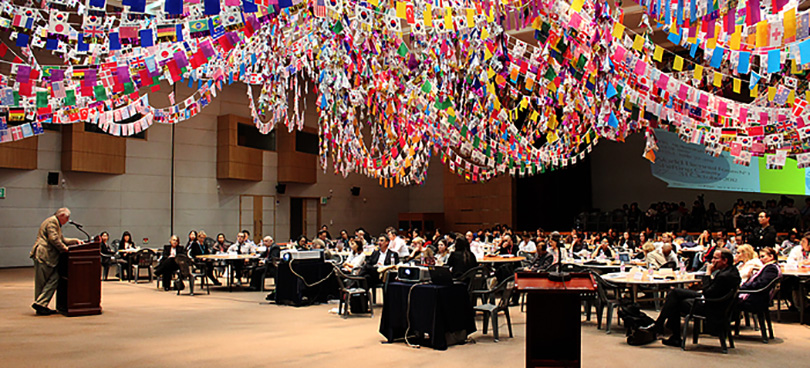 Above) exhibition view of KIAF 2015