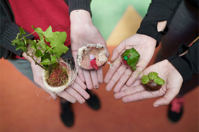 mixfruits (2016–2018) with clay, resin, seeds, photography, text, workshop, and settings: Arnhem (Netherlands), Gimhae (South Korea), and Birmingham (UK); provided by the artists