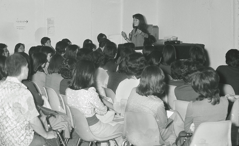 During a conference at the “Soungui Kim Art Festival” held at the American Center in 1975.