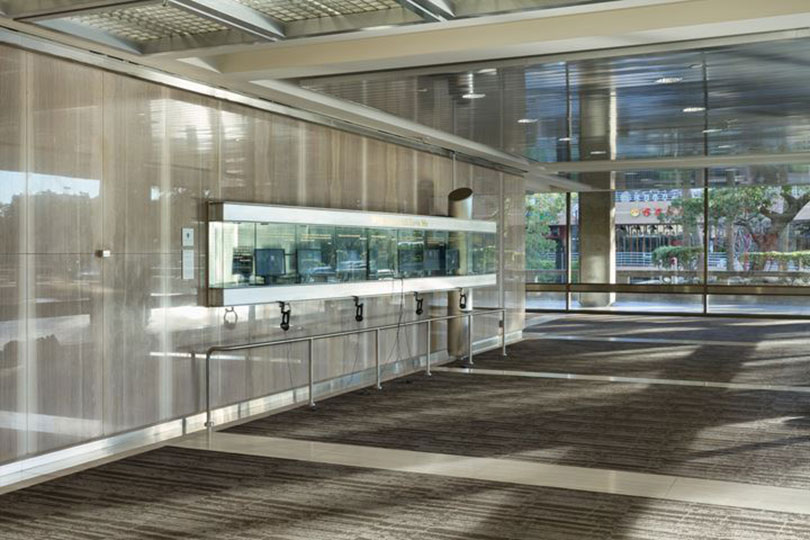 Exhibition view: Jennifer Moon, 〈Will You Still Love Me: Learning to Love Yourself, It Is The Greatest Love Of All〉, Equitable Vitrines, Equitable Life Building, Los Angeles (19 December 2014–20 February 2015). Courtesy Equitable Vitrines.