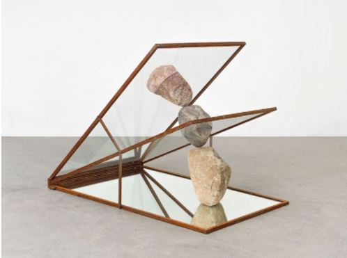 Alicja Kwade, Multi-Teller (20) (Orgel) (2018). Polished stainless steel pipes, concrete, macauba balls. 155 x 119 x 180 cm. Courtesy König.