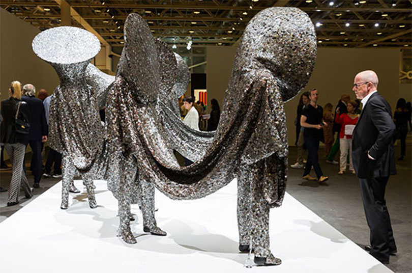 하우저앤워스 갤러리는 작가 수보드 굽타(Subodh Gupta)의 라이브 쿠킹 설치작업 <갤러리아 콘티뉴아(Galleria Continua)>를 출품했다.