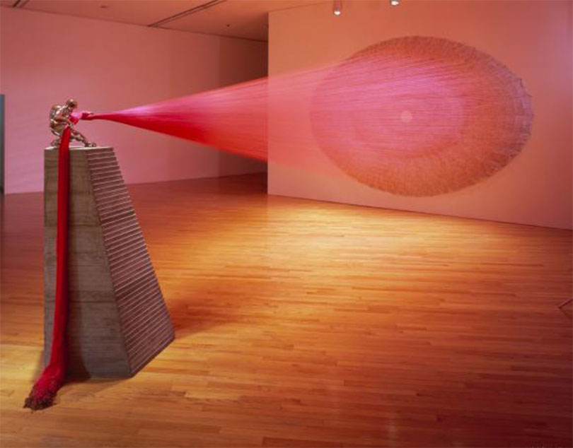 서도호_낙하산병 V Paratrooper V_리넨, 폴리에스터, 콘크리트, 플라스틱 혼합재료_2005