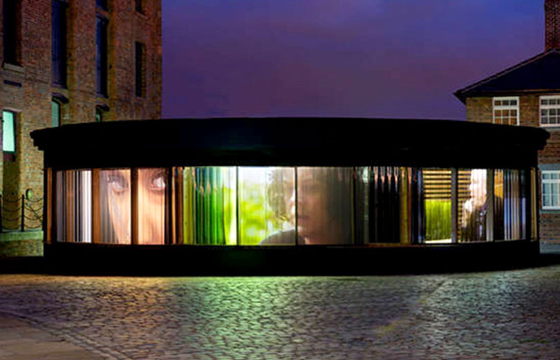 Doug Aitken_Sky Arts Ignition: Doug Aitken-The Source 2012_테이트 리버풀 야외 설치 풍경