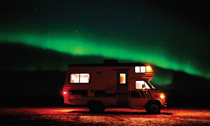 스테파니 포든(Stephanie Foden), <노던 스카이(Northern Sky)>, 2017년 플래시 포워드(Flash Forward 17) 수상작, 알브이 다이어리(RV Diaries)의 연작 중 하나 