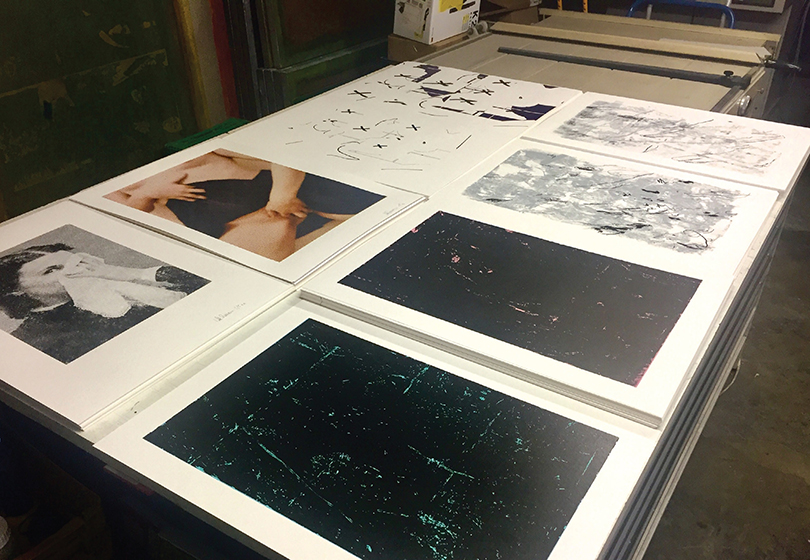 프린팅 스튜디오 볼벡(studio Bollwerk)의 전시 전경, 아트하우스 뒤셀도르프( Art House Dusseldorf),렙센예술재단(Lepsien Art Foundation) 인터내셔널 그랜트 프로그램  201617년 수상자의 실크스크린 에디션: (좌측에서 우측으로) 스티븐 콕스(Steven Cox), 롯 라이만(Lotte Reimann), 스트루안 티그(Struan Teague), 조나스 마스(Jonas Maas)