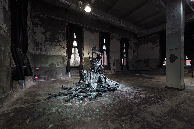 심승욱〈구축 혹은 해체-부재와 임재 사이〉