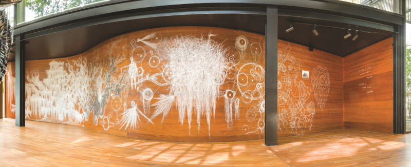 한국관 현장 드로잉. 작가는 여기에 영화감독 로베르 브레송의 말을 적어두었다. “아무것도 바꾸지 않고 모든 것들이 달라지기를.”