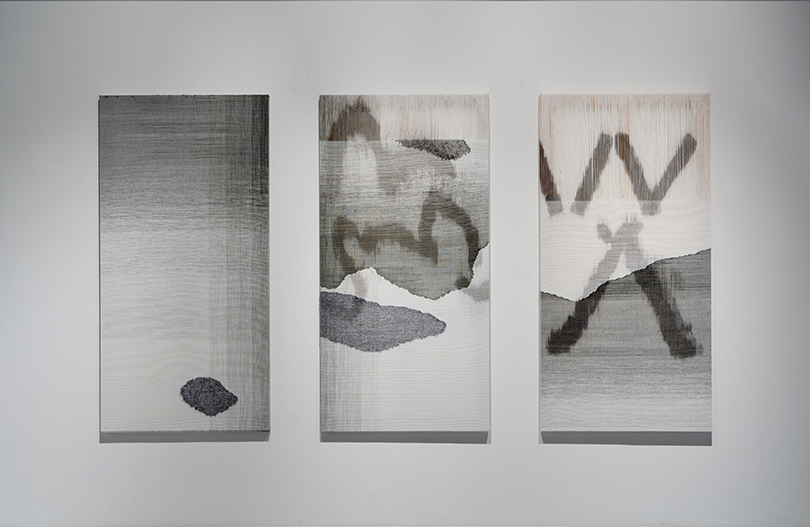 〈세 개의 일〉, 면사, 합성사, 염료, 194×97cm (3), 2019. 이미지 인천아트플랫폼 제공.