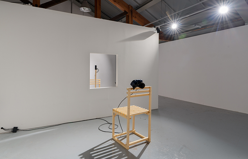 〈Hi〉, VR, 360도 카메라, 설치, 가변 크기, 2019, 《2019 플랫폼 아티스트》 전시 전경(인천아트플랫폼, 인천, 2019). 이미지 인천아트플랫폼 제공.