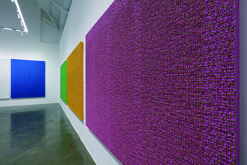 〈내재율(Internal Rhythm) 2020 - 11〉(부분, 사진 맨 오른쪽) 캔버스에 아크릴 195×260.5cm 2020. 이미지 월간미술 제공. 