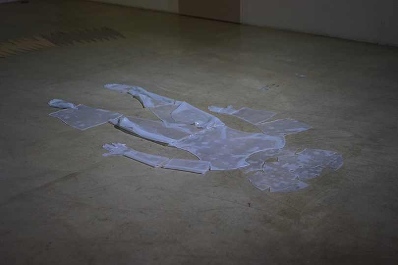 No Planar Figure of Sphere_Supposedly Matt, 2018, Silicone, nylon invisible threads, a size that can wrap Matt.