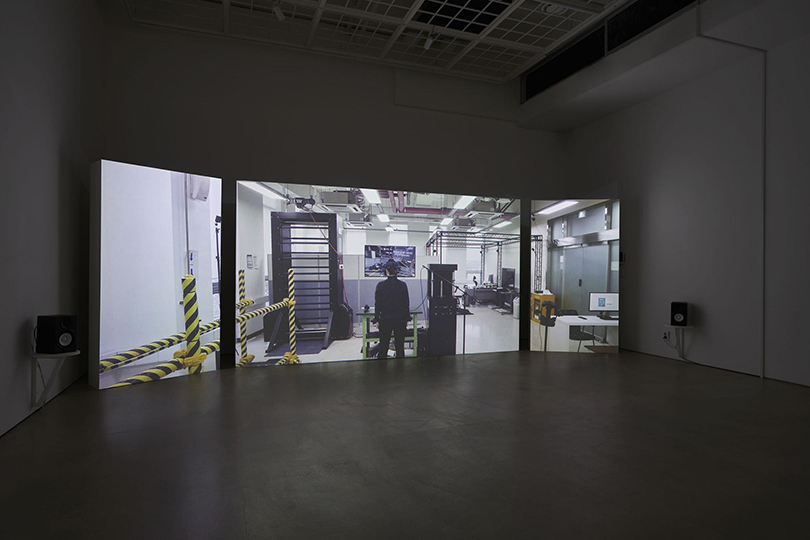 〈디딤기와 흔듦기〉, 2021, 《디딤기와 흔듦기》 전시 전경, 더레퍼런스. 사진 촬영: 이의록. 이미지 제공: 이은희