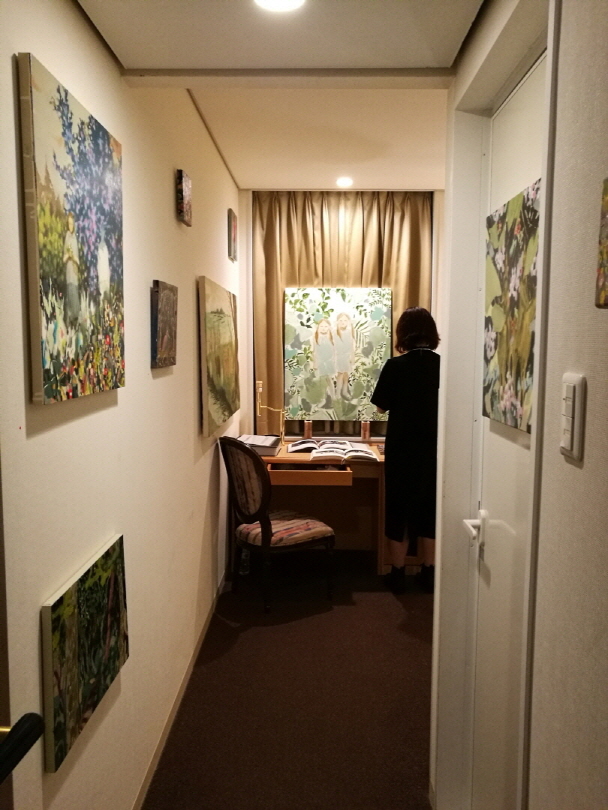 Room for Mori Yu Gallery.