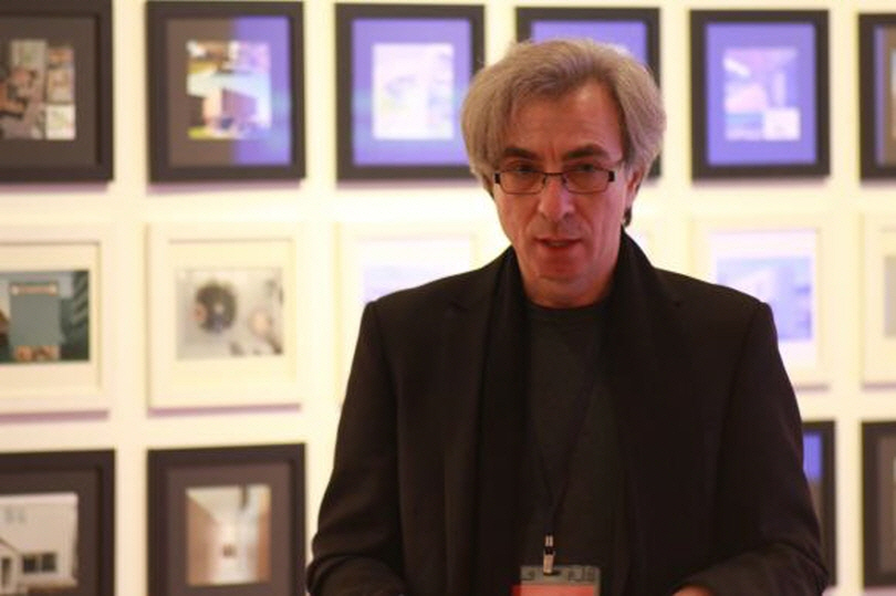 [Curating in Asia 2012] Cavallaro explains his project at a workshop.