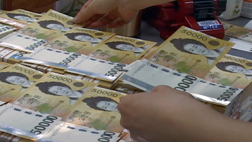 Yang Ah Ham, 〈Nonsense Factory - Coupon Room〉, 2013-2017. Color, sound, 5 minutes 11 seconds. Image provided by Monthly Art