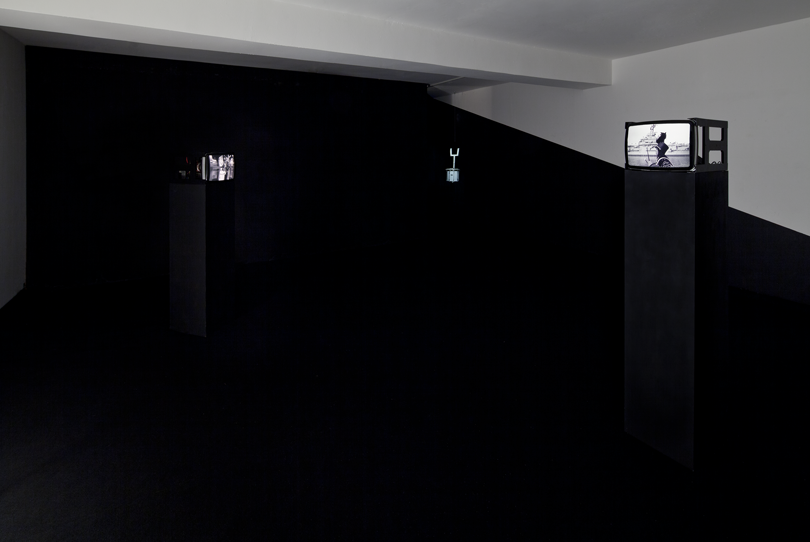 〈The Secular Trinity (Man is Boat Woman is Port)〉, Installation view of 《A Round Turn and Two Half-Hitches》 at Insa Art Space, Seoul, Korea, 2014. Image Courtesy Artist