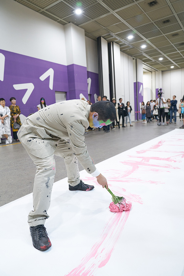 고상욱 퍼포먼스 ⓒKIAF Art SEOUL